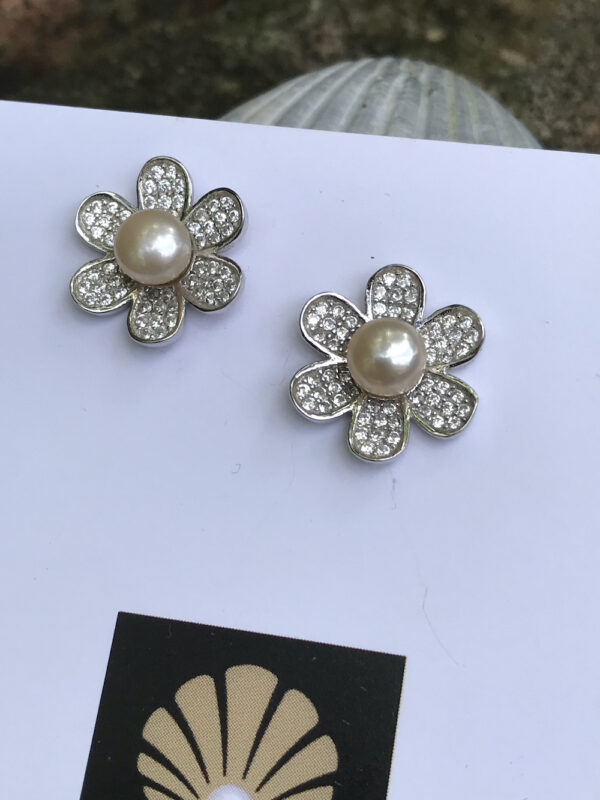 Beautiful Crystal "Flower Power" & Pearl Stud/Post Earrings   #JWC52