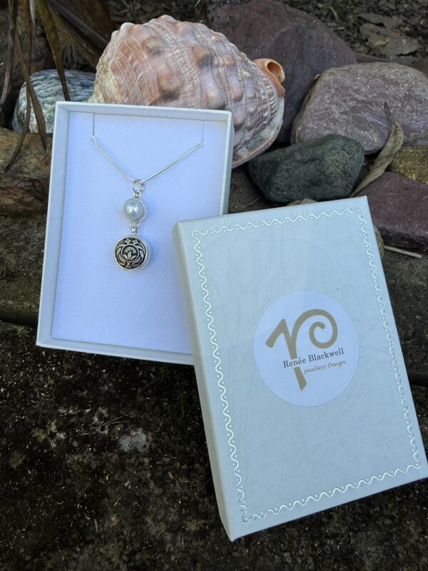 Timeless! Mini Vintage Button & Pearl Pendant-Includes Sterling Silver Chain!   #BBM93 - Image 6
