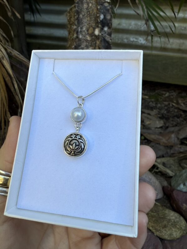 Timeless! Mini Vintage Button & Pearl Pendant-Includes Sterling Silver Chain!   #BBM93 - Image 3