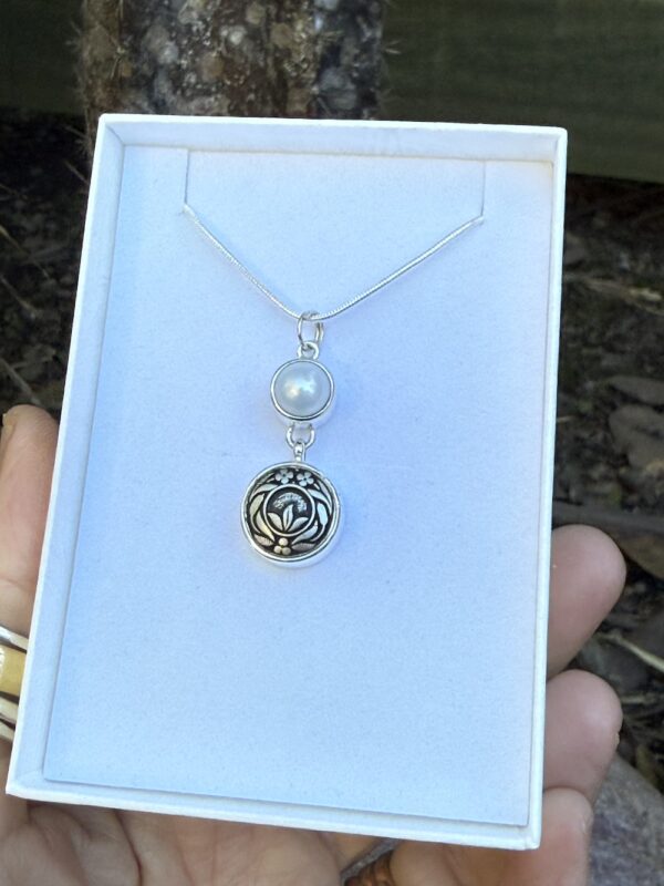 Timeless! Mini Vintage Button & Pearl Pendant-Includes Sterling Silver Chain!   #BBM93 - Image 4