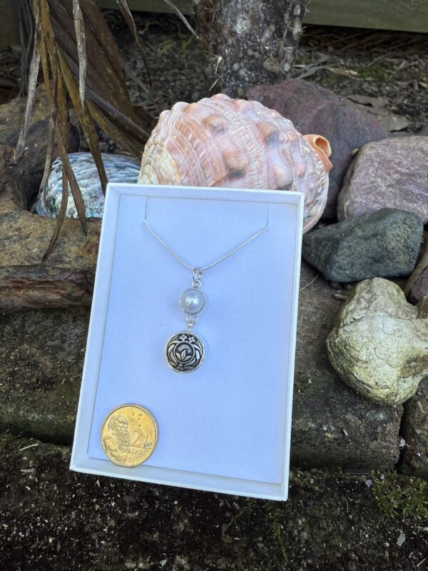 Timeless! Mini Vintage Button & Pearl Pendant-Includes Sterling Silver Chain!   #BBM93 - Image 2