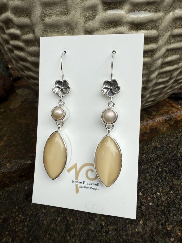 Renée's Pick of the Week~Vintage Button & Champagne Pearl Earrings-Includes "Bonus Pair!"   #RF9