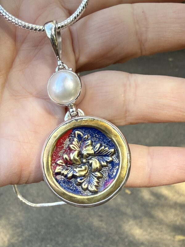 Classic! Antique Button & Pearl Pendant-Includes Silver Chain!   #PMU7 - Image 3