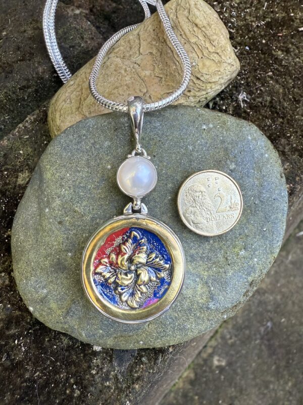Classic! Antique Button & Pearl Pendant-Includes Silver Chain!   #PMU7 - Image 2