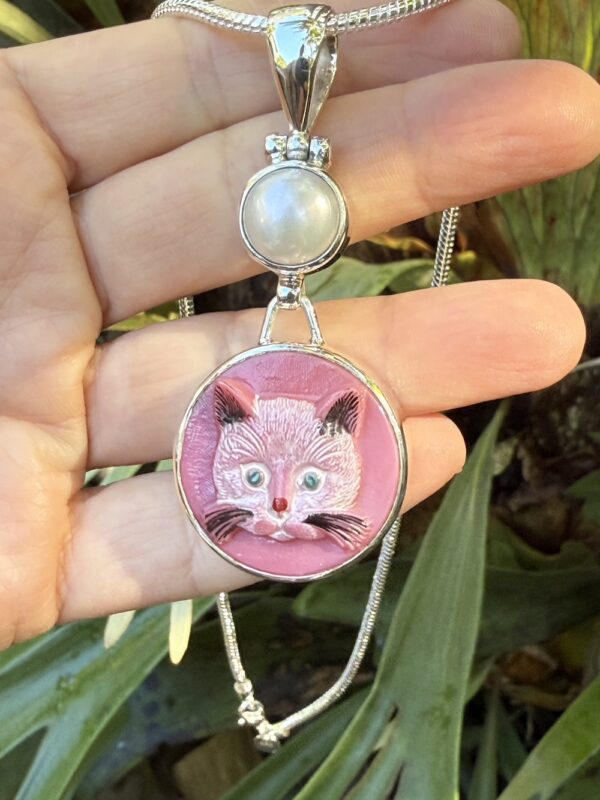 Charming Vintage "Kitty-Kat" Button & Pearl Pendant-Includes Silver Chain!   #PKK8