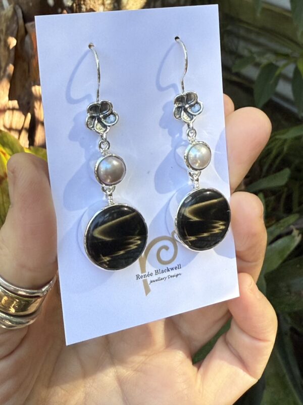 "Chocolate Swirl" Vintage Button & Pearl Earrings   #CCV52 - Image 3