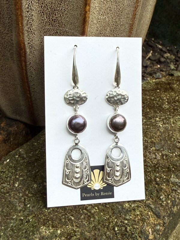 Renée's Pick Pearl Earrings of the Week!   #KLI62 - Image 4