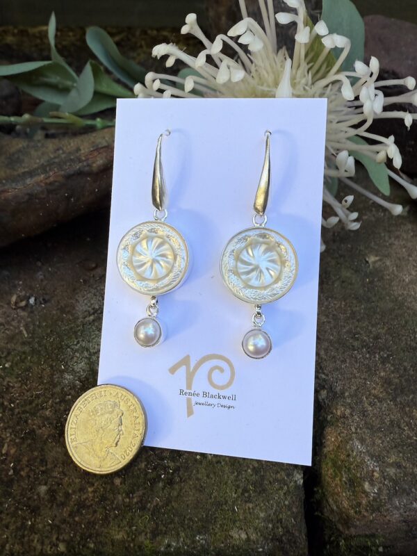Beautiful! Classic 1960's Italian Button & Pearl Earrings      #IHB7 - Image 2