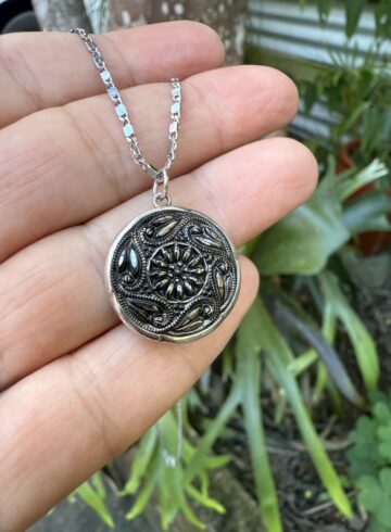 "Mini" Vintage Button Pendant of the Week-Includes Sterling Silver Chain!   #998T