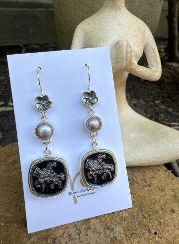 Amazing Vintage "Knight on Horse" Vintage Button & Pearl Earrings!   #CGT55