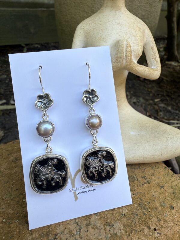 Amazing Vintage "Knight on Horse" Vintage Button & Pearl Earrings!   #CGT55