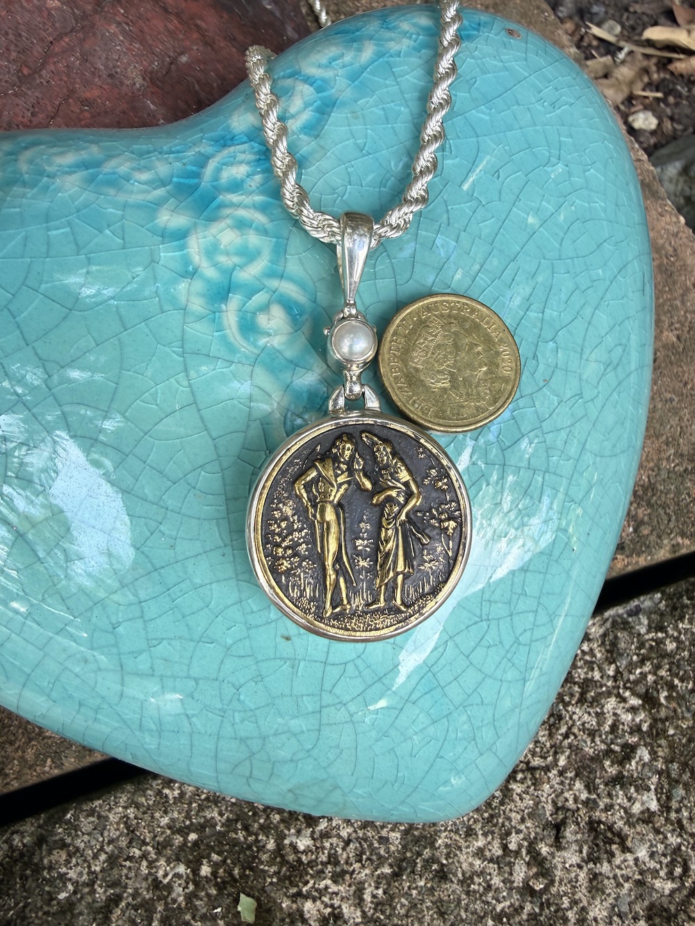 Timeless Antique "Courting Couple" Button & Pearl Pendant #MKU82 - Image 2