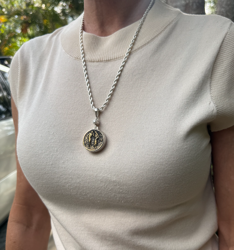 Timeless Antique "Courting Couple" Button & Pearl Pendant #MKU82 - Image 3