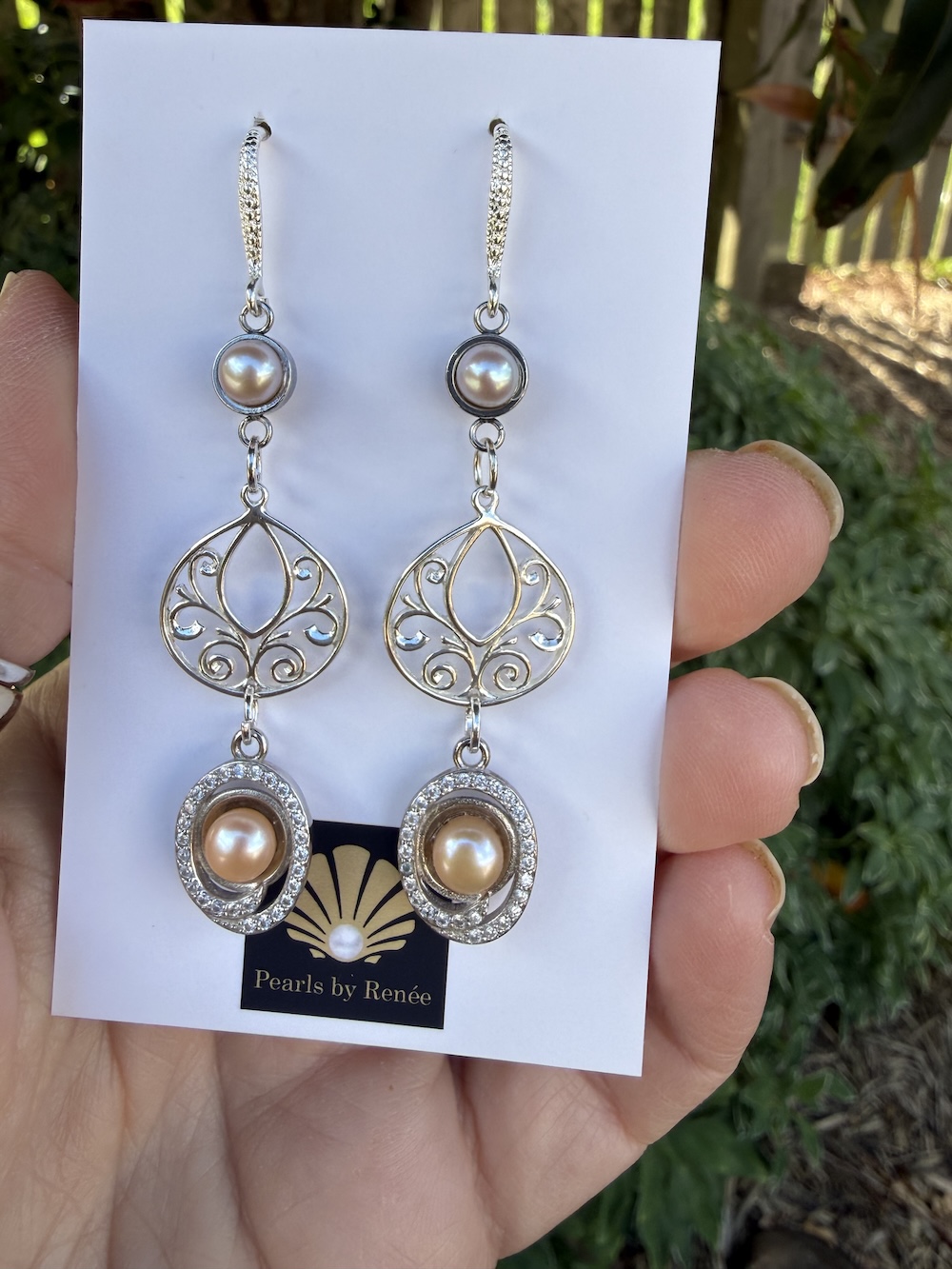 Lustrous Peachy Pearl Earrings Sure to Delight! #PE32